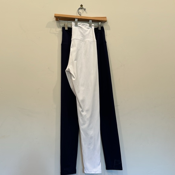 Navy Blue 92%Poly/8%Spandex full length leggings in size S-M like new! - Picture 5 of 5